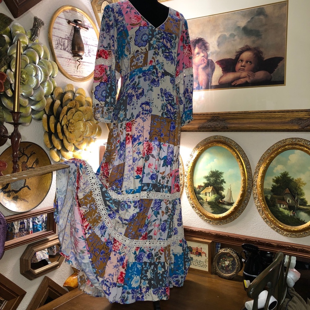 PREOWNED Aveology by AvenueSZ 18
Floral Patchwork Maxi Dress - Picture 2 of 7